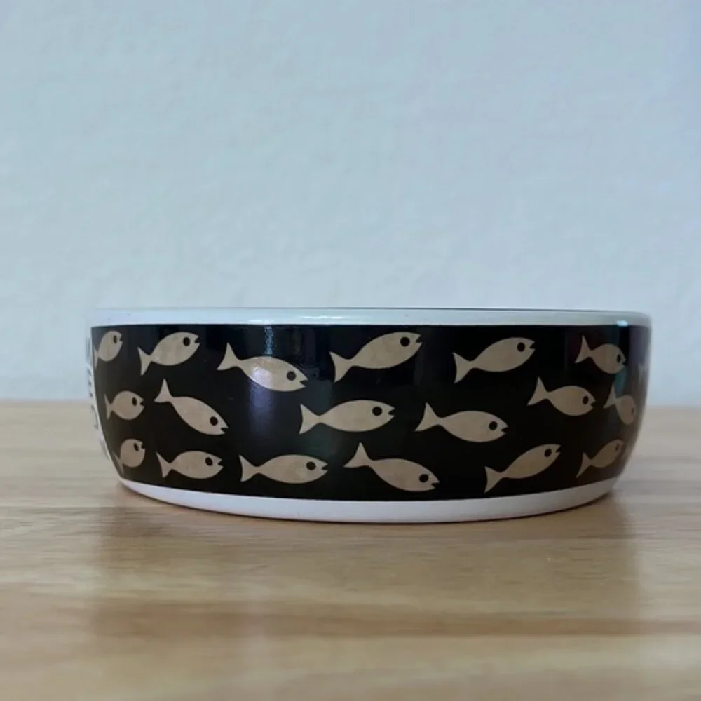 🎀 Whisker City ceramic cat bowl dish with ‘meow’ and fish print decor